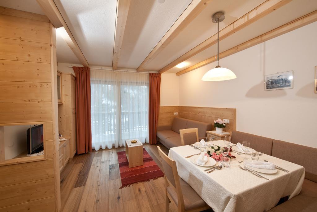Ciasa Sunara Kolfuschg Zimmer foto